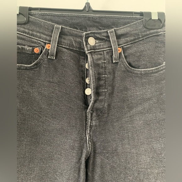 Levi’s Black Washed Jeans Button Fly/ Raw Hem
SZ: US 27 - Picture 3 of 3